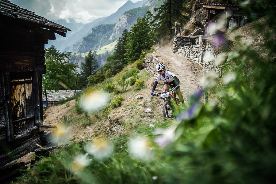 风云秀场｜张曦浠：从“赛场新人” 到最具人气女车手