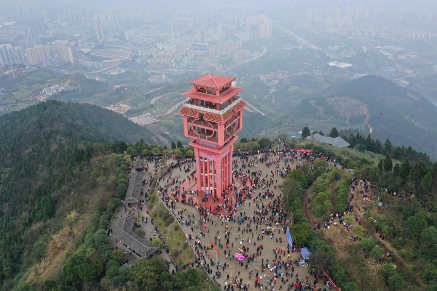 达州千年“元九登高”节  数十万市民众倾城出动