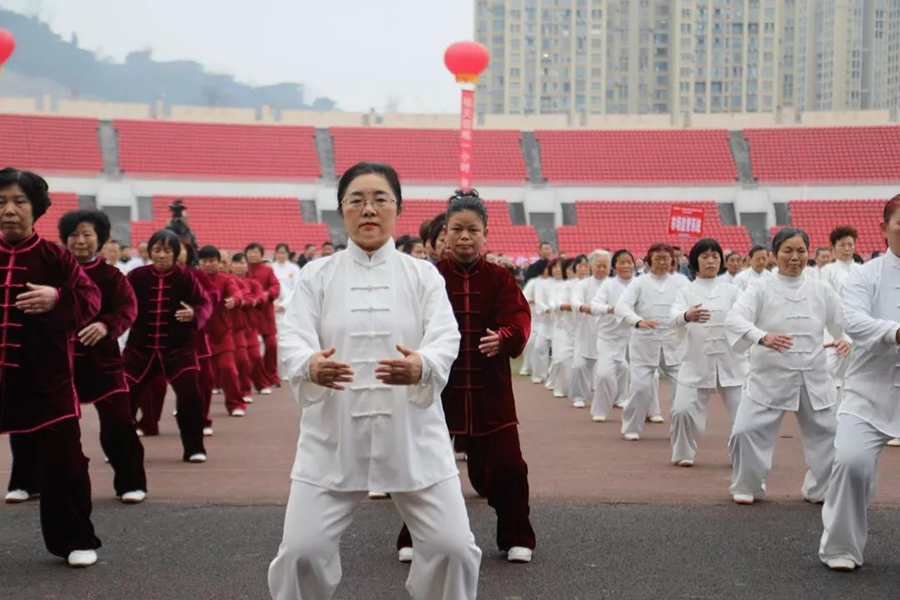 达州千年“元九登高”节  数十万市民众倾城出动