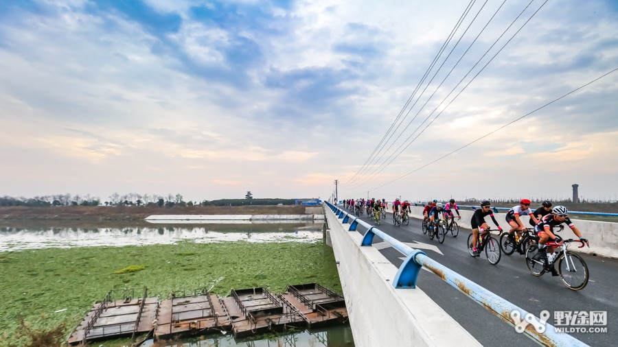 盐城黄海湿地公路赛 黄京胜两“鑫”