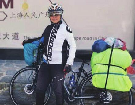 69岁老太的“骑遇”人生 13年骑行16万公里