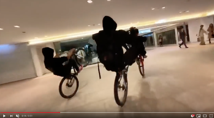 6个日本人商场骑车暴走还发视频炫耀  被警方盯上