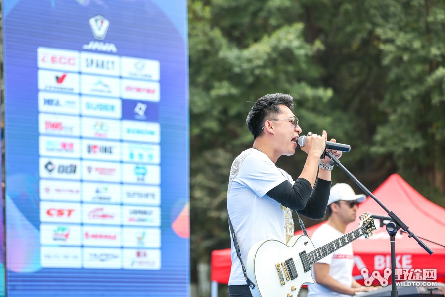 JAVA杯第十届凤凰山山地赛 单飞哥黄广鸿冠绝全场