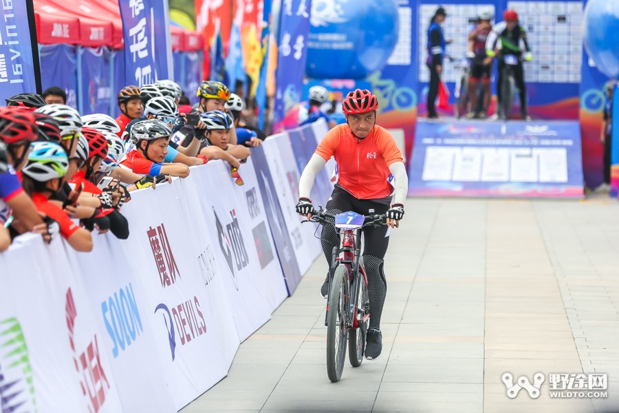 JAVA杯第十届凤凰山山地赛 单飞哥黄广鸿冠绝全场
