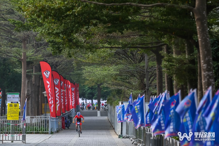 JAVA杯第十届凤凰山山地赛 单飞哥黄广鸿冠绝全场