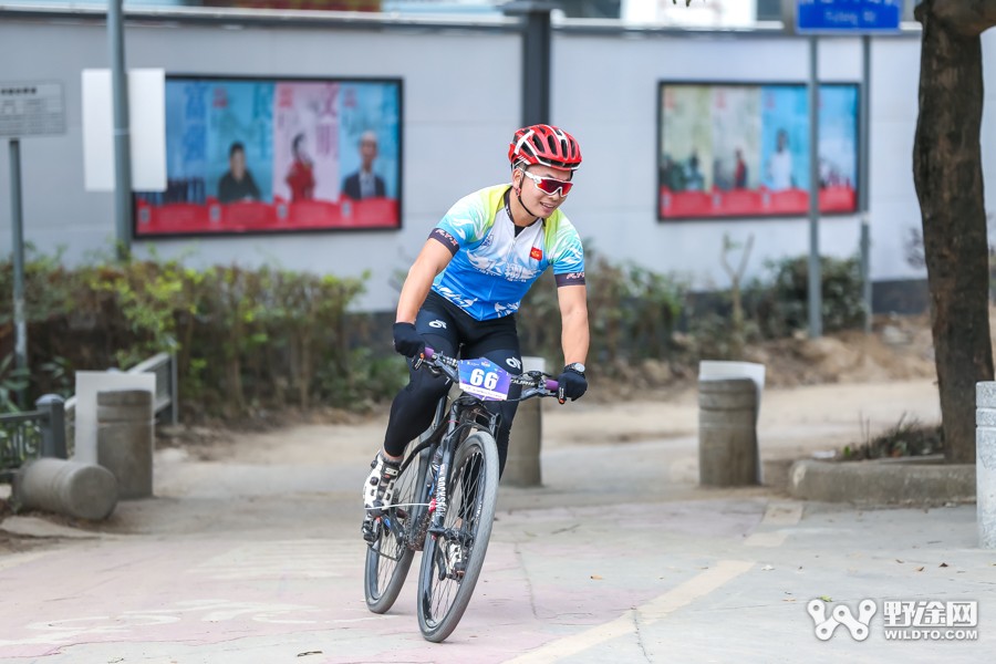 JAVA杯第十届凤凰山山地赛 单飞哥黄广鸿冠绝全场