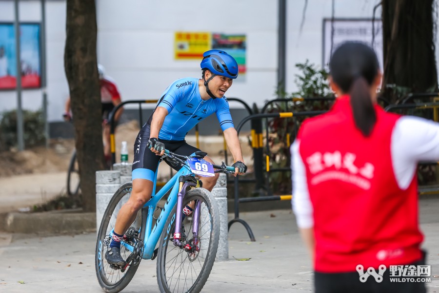 JAVA杯第十届凤凰山山地赛 单飞哥黄广鸿冠绝全场