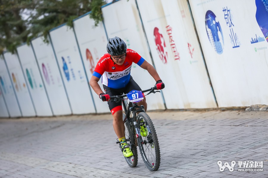 JAVA杯第十届凤凰山山地赛 单飞哥黄广鸿冠绝全场