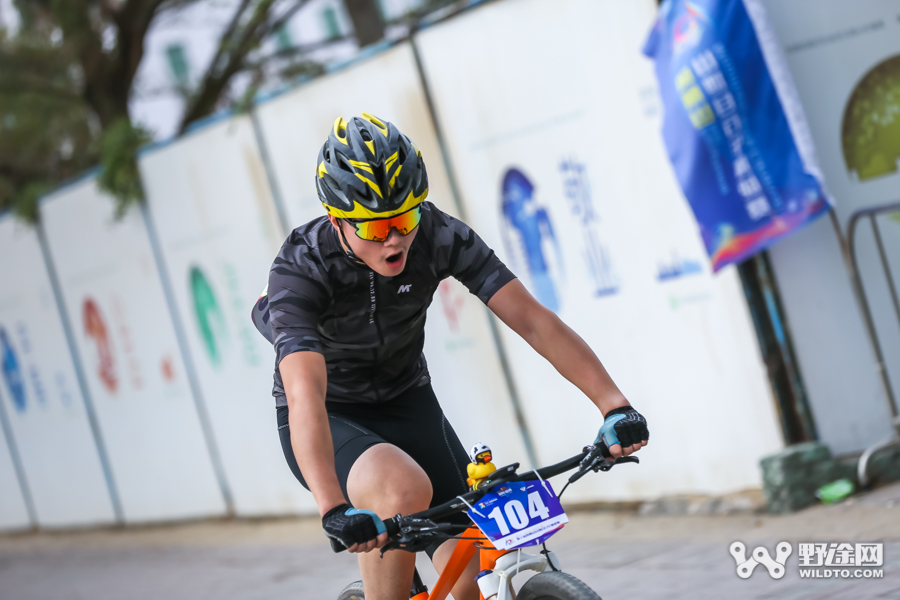 JAVA杯第十届凤凰山山地赛 单飞哥黄广鸿冠绝全场