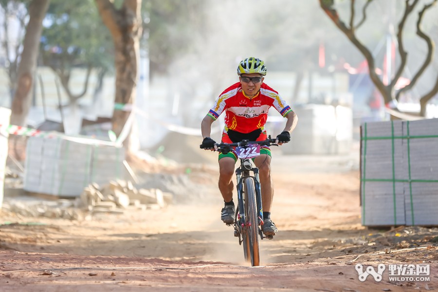 JAVA杯第十届凤凰山山地赛 单飞哥黄广鸿冠绝全场