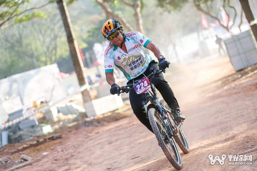 JAVA杯第十届凤凰山山地赛 单飞哥黄广鸿冠绝全场