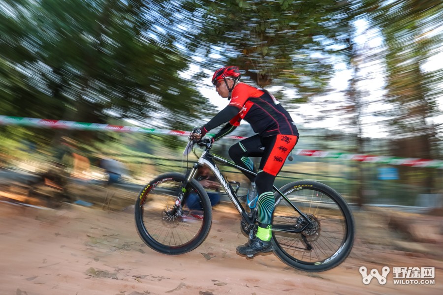JAVA杯第十届凤凰山山地赛 单飞哥黄广鸿冠绝全场