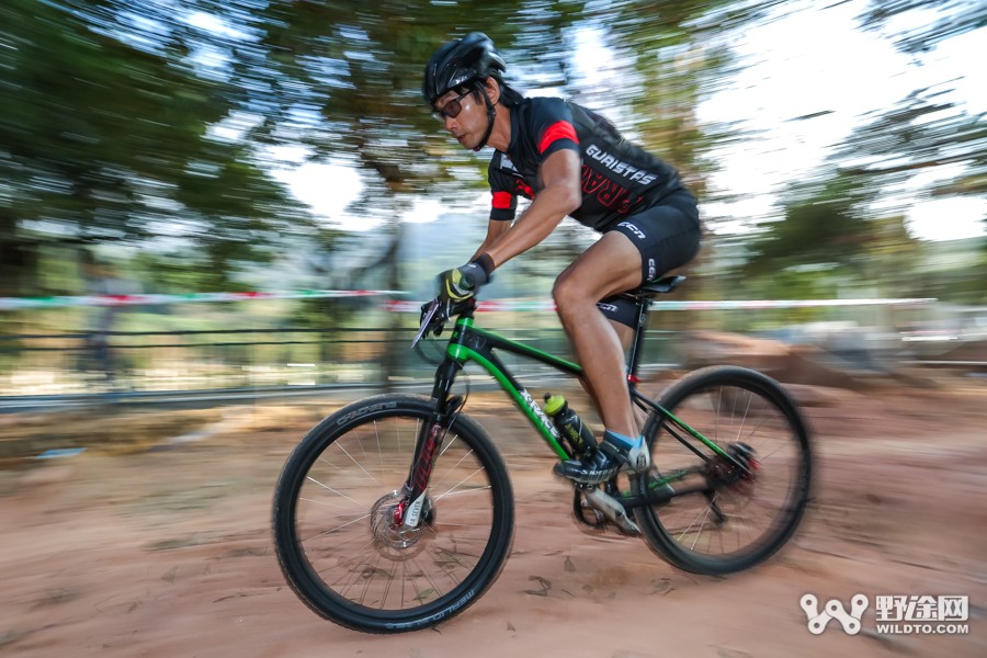 JAVA杯第十届凤凰山山地赛 单飞哥黄广鸿冠绝全场