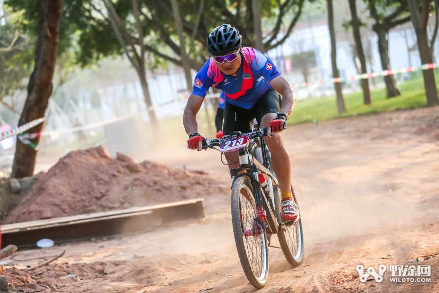 JAVA杯第十届凤凰山山地赛 单飞哥黄广鸿冠绝全场