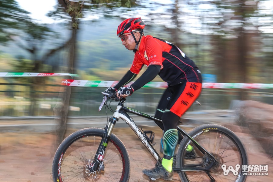 JAVA杯第十届凤凰山山地赛 单飞哥黄广鸿冠绝全场