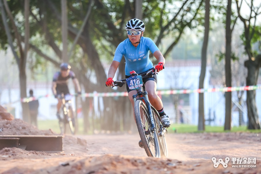JAVA杯第十届凤凰山山地赛 单飞哥黄广鸿冠绝全场