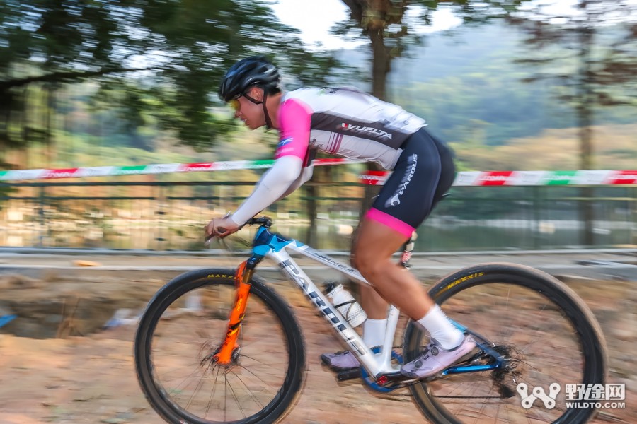 JAVA杯第十届凤凰山山地赛 单飞哥黄广鸿冠绝全场