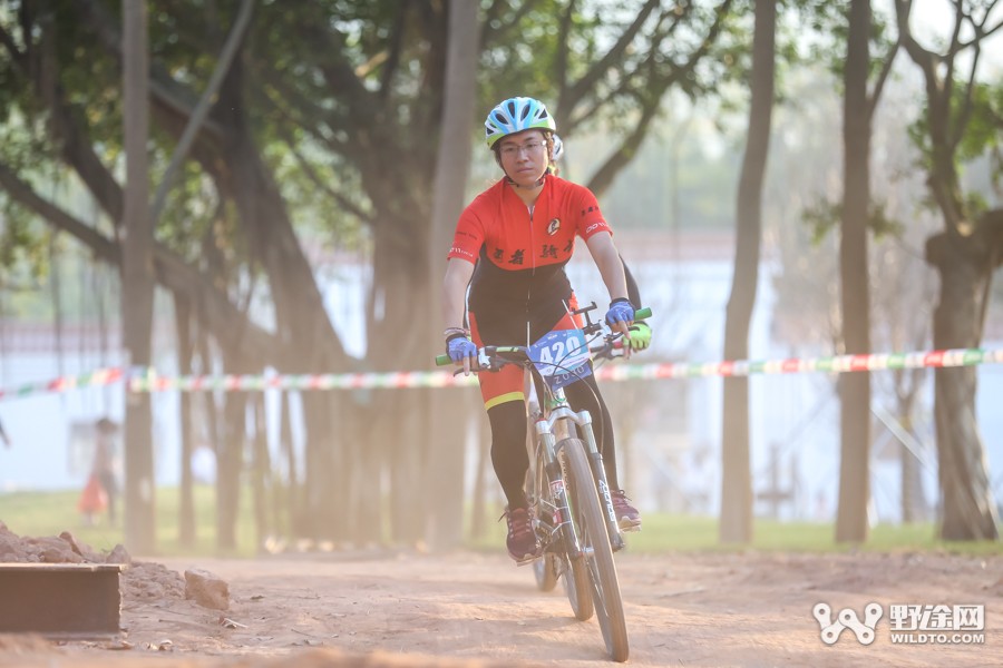 JAVA杯第十届凤凰山山地赛 单飞哥黄广鸿冠绝全场