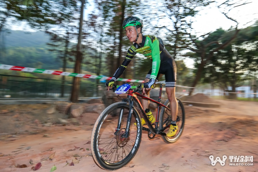 JAVA杯第十届凤凰山山地赛 单飞哥黄广鸿冠绝全场