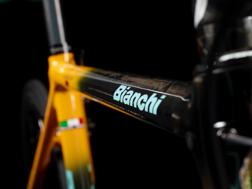 Bianchi推出潘塔尼特别版Specialissima公路车