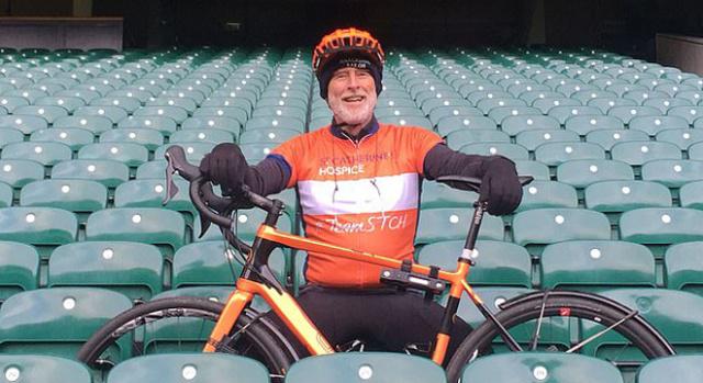受3种癌症折磨后幸存 英国老人环球骑行做慈善