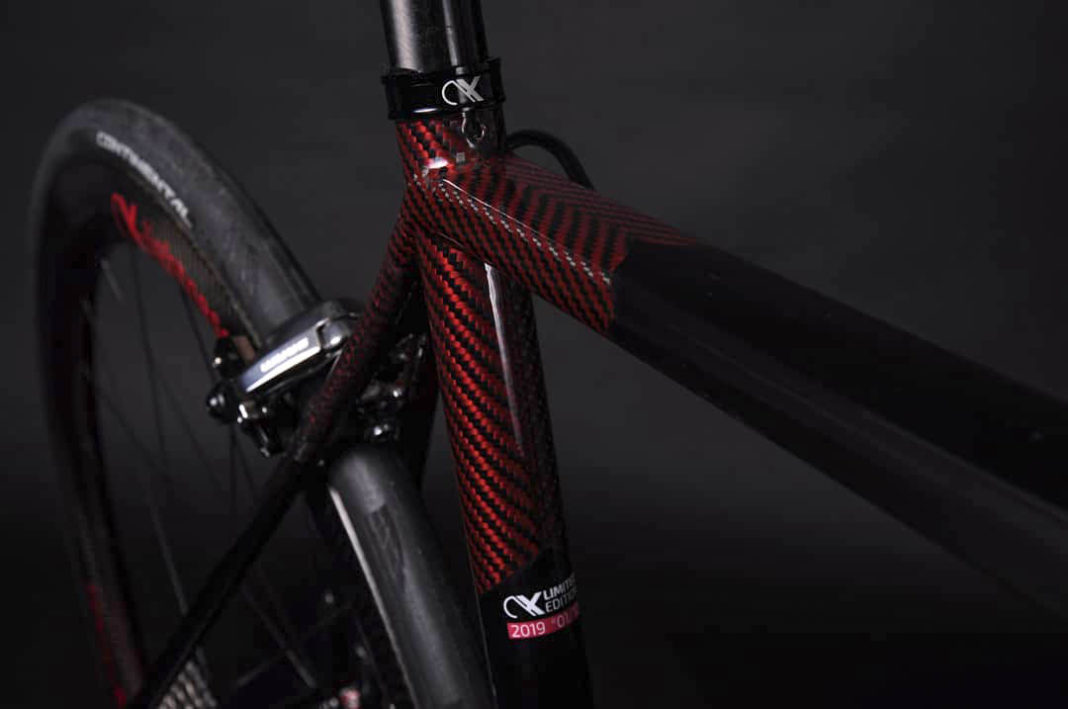 极致奢华  AX亮相限量版Race LTD
