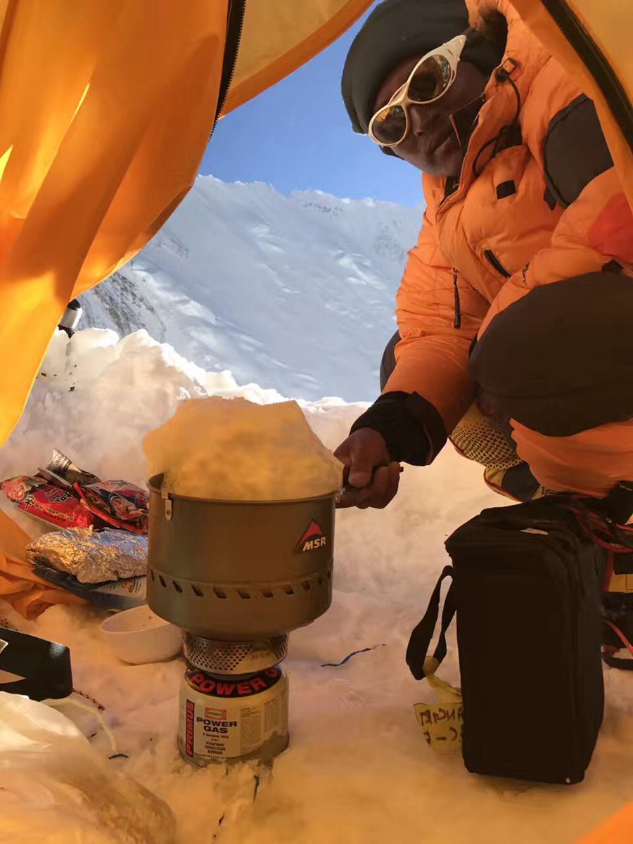 铁三人物｜王战平：登珠峰玩铁三  谁说60岁后就要停下来