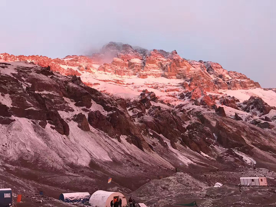 铁三人物｜王战平：登珠峰玩铁三  谁说60岁后就要停下来