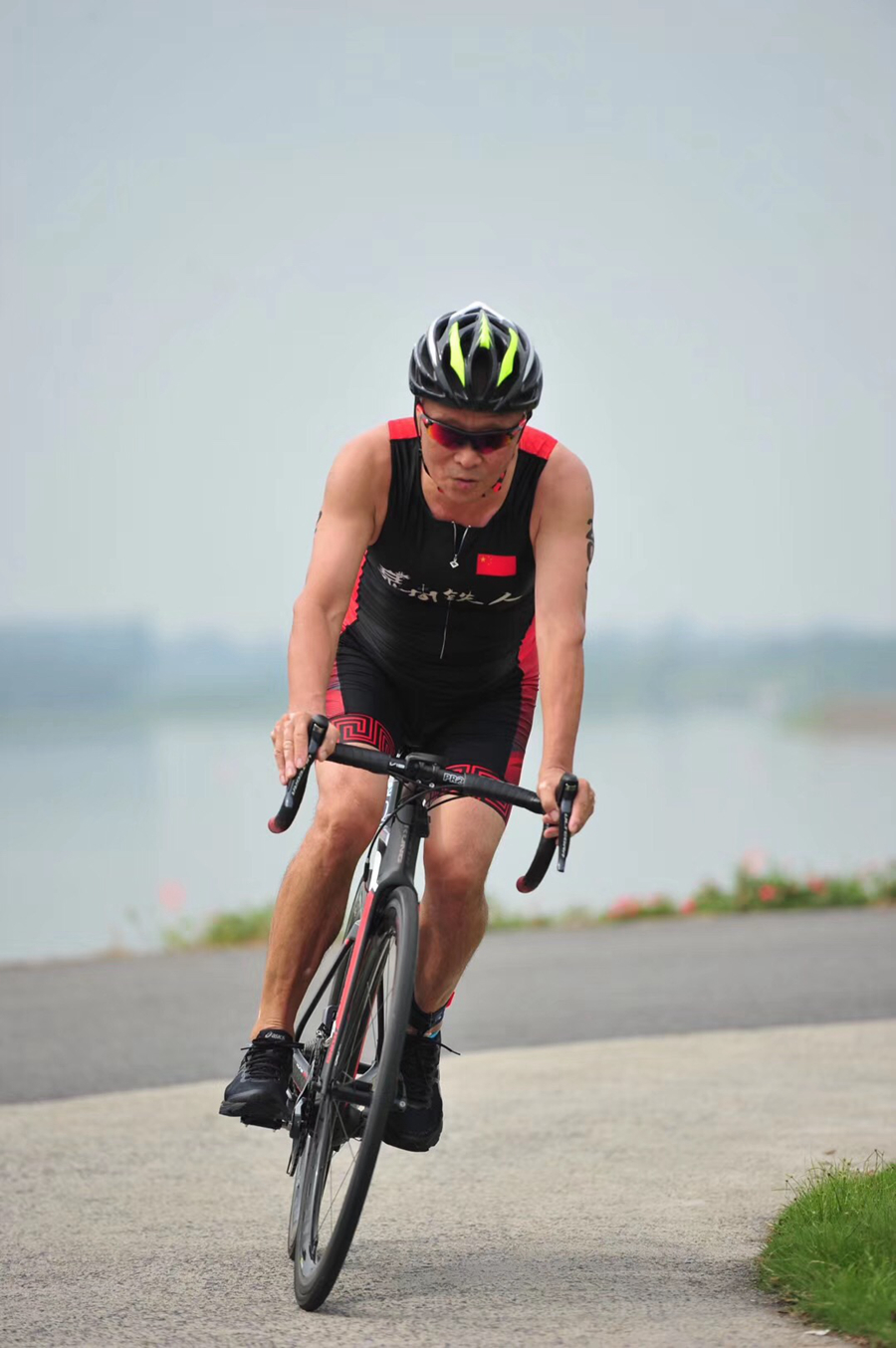 铁三人物｜王战平：登珠峰玩铁三  谁说60岁后就要停下来