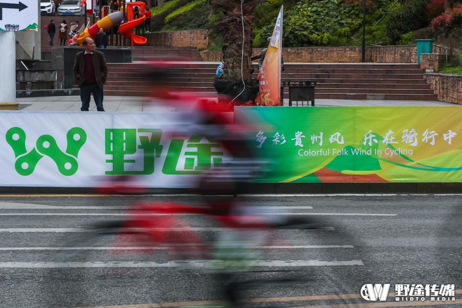 多彩贵州联赛福泉站 | D1 夏威冲刺制胜蒙古国车手