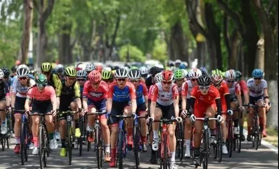 环崇明岛女子世巡赛S1：UCI主席亲临 洛伦娜揽三衫