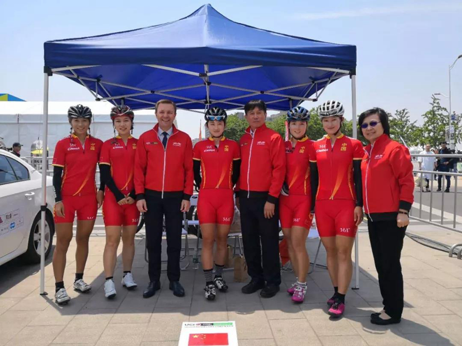 环崇明岛女子世巡赛S1：UCI主席亲临 洛伦娜揽三衫
