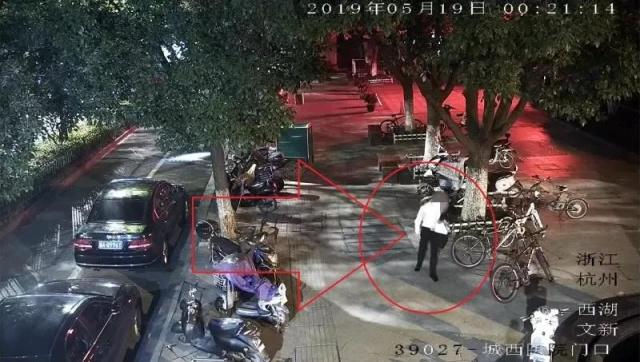 杭州一小伙偷自行车  车上印着“POLICE”  结果......