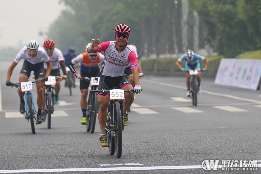 浙江大湾区自行车公开赛：昔日队友的冲刺对决 “威”力更足