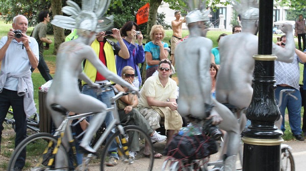 世界裸骑日到了，你怕了吗？