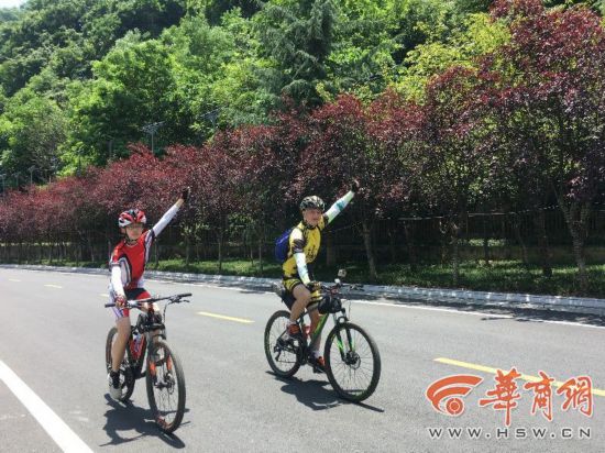 14岁少年暑假随父亲骑行  安康至西安5天400公里