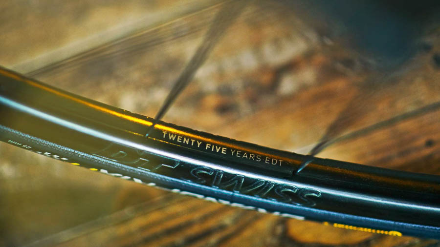 能上路的6kg以下碟刹公路 Canyon推出新款Evo Disc