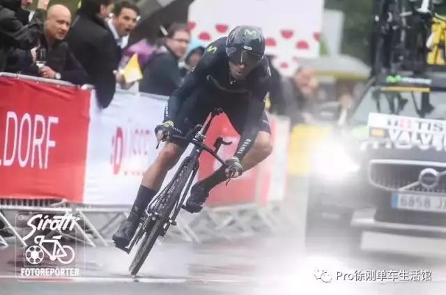 尝试成为职业车手是一个人能尝试的最有意义的事