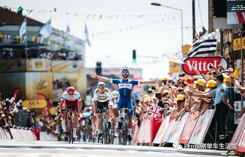 尝试成为职业车手是一个人能尝试的最有意义的事