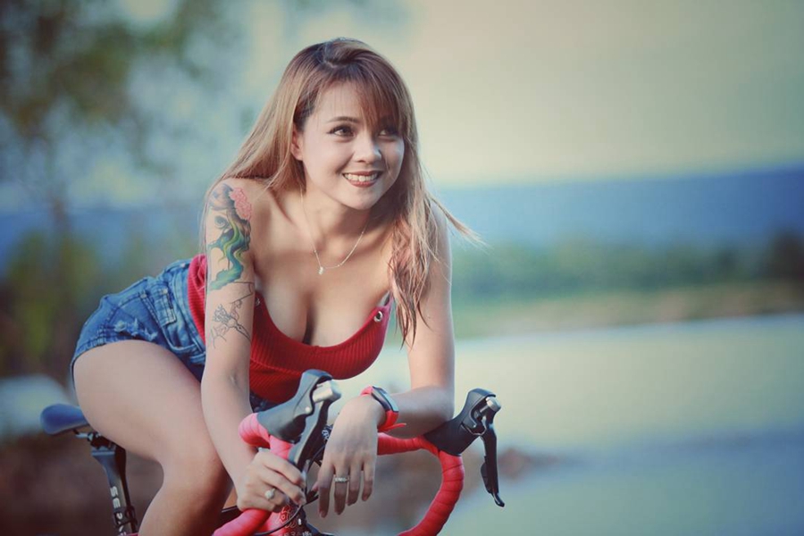 Hi！女神｜這個(gè)很犯規(guī)的騎行美少女曾經(jīng)是個(gè)胖子
