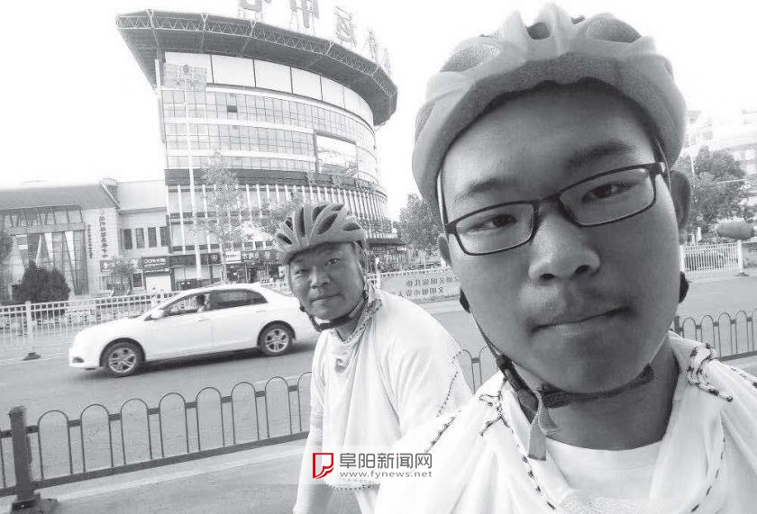 17岁学霸12天骑行2千里清华报道 晒得像个黑人