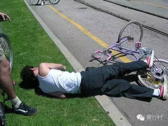 摔跤也是有技巧的，懂的越多傷害越小！
