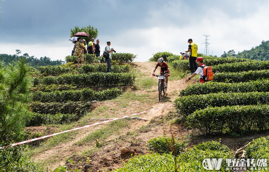 首屆霞浦溪西全國山地越野邀請賽  郭鑫偉強(qiáng)勢奪冠