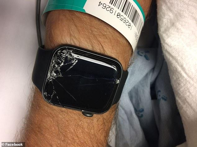 美国男子骑车摔倒昏迷  苹果手表自动报警救命