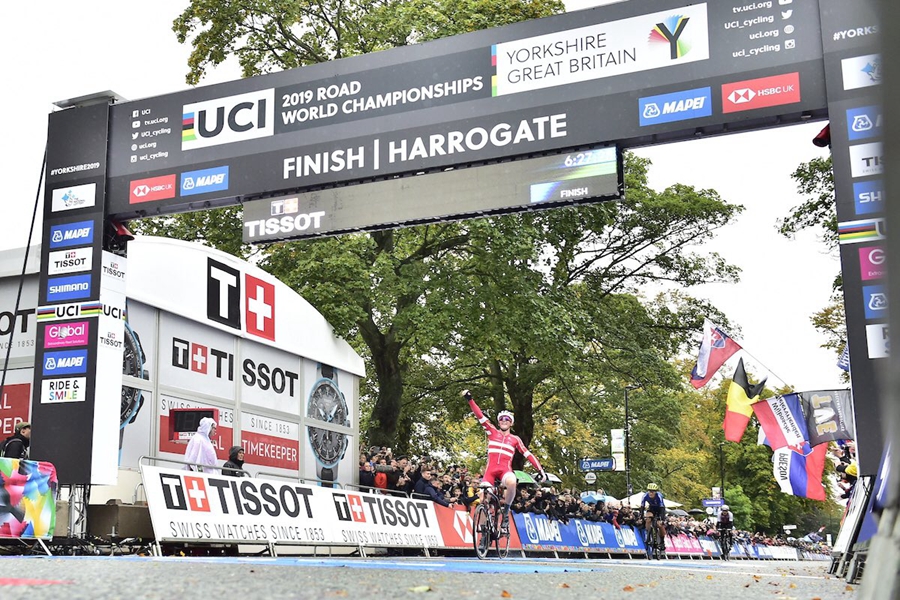 2019世锦赛男子精英赛：大爆冷！彼得森夺得彩虹衫