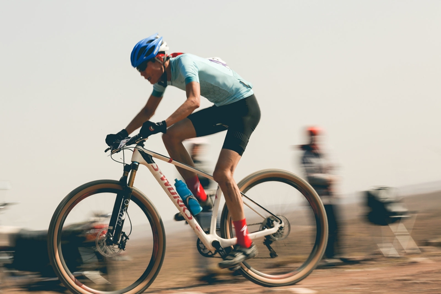 以美酒之名发起“战争”  贺兰山东麓山地旅游自行车挑战赛