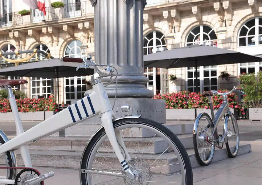 拥有阿斯顿·马丁灵魂 Coleen发布智能e-Bike
