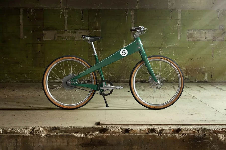 拥有阿斯顿·马丁灵魂 Coleen发布智能e-Bike
