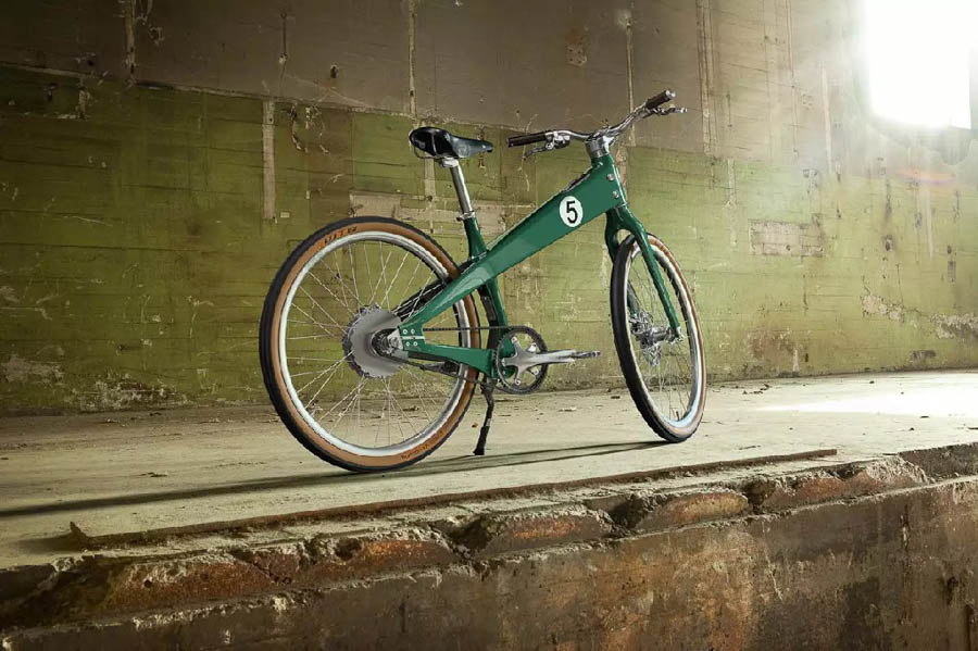 拥有阿斯顿·马丁灵魂 Coleen发布智能e-Bike