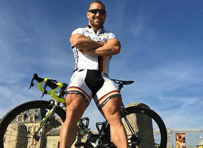 最强自行车运动员被网友们称为自行车界的腿王